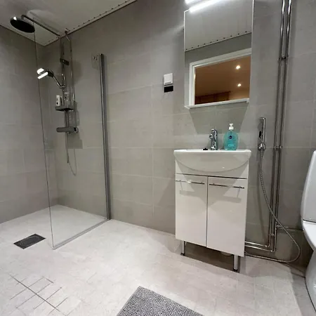 Royal Blue 아파트 이발로